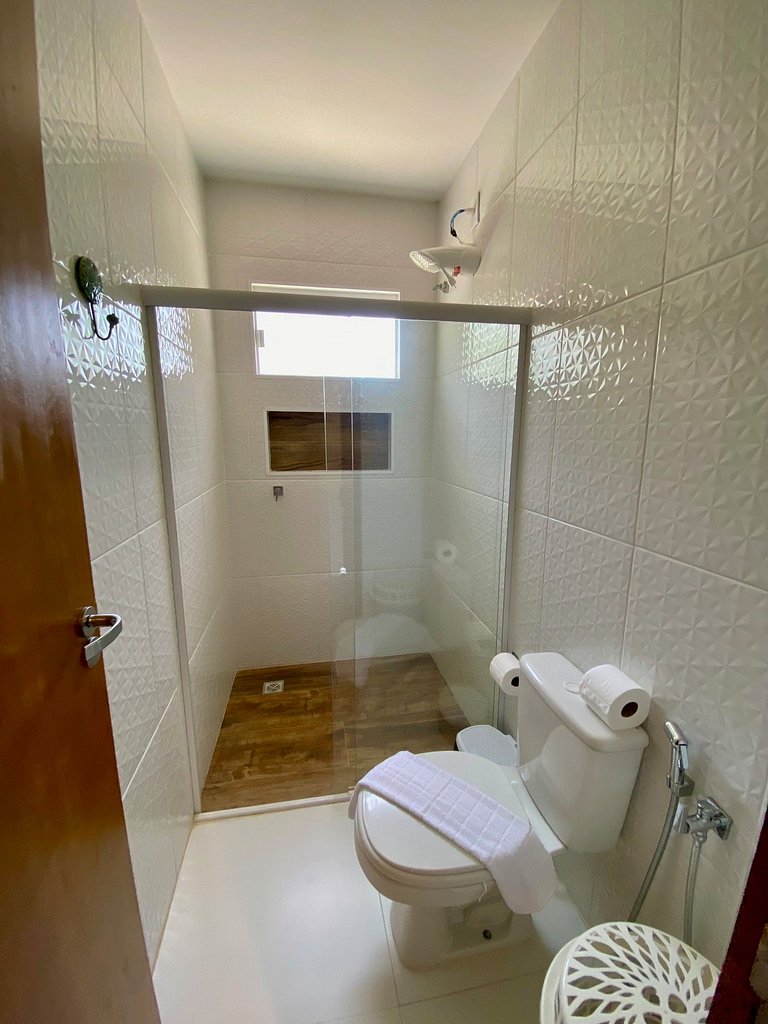 Com Piscina, 3 Suites, Cozinha e Sala de estar