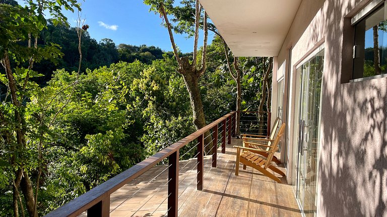 Com Piscina, 3 Suites, Cozinha e Sala de estar