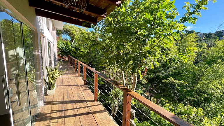 Com Piscina, 3 Suites, Cozinha e Sala de estar