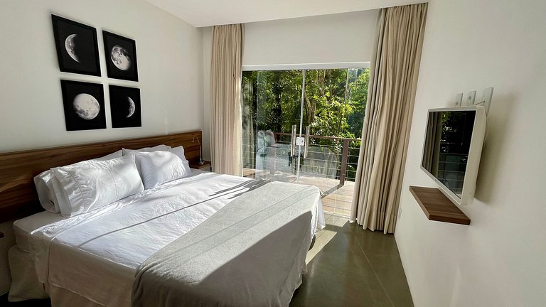 Com Piscina, 3 Suites, Cozinha e Sala de estar