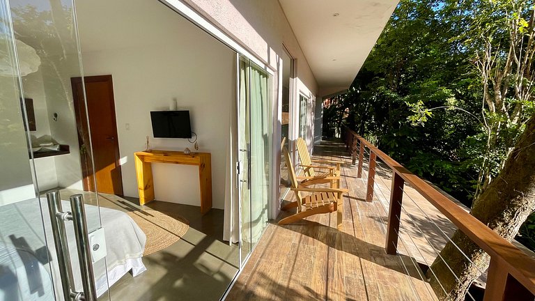 Com Piscina, 3 Suites, Cozinha e Sala de estar