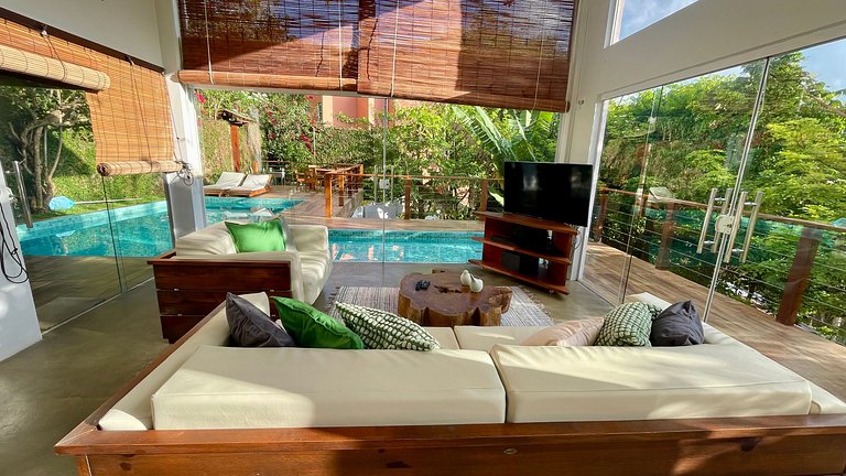 Com Piscina, 3 Suites, Cozinha e Sala de estar