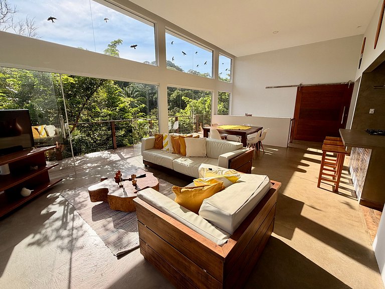 Com Piscina, 3 Suites, Cozinha e Sala de estar